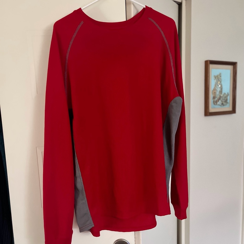 Women’s Thermal top.